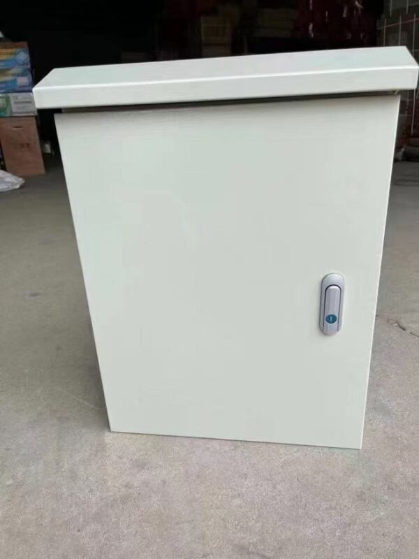YanGao Box Roof Style Distribution Box Mounted on a Pole - Image 2