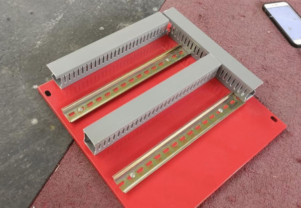 YanGao Box Waterproof Electric Enclosure Metal Box Distribution Control Box with Wire Trunking and Din Rail - Image 4